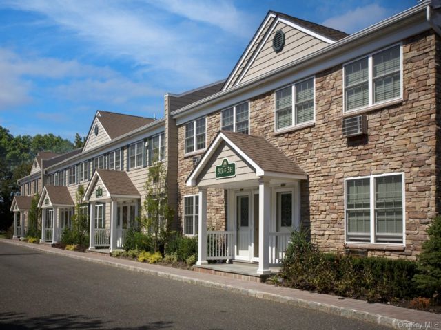  2 BR,  2.00 BTH &nbsp;Includes legal  style home in Lake Grove