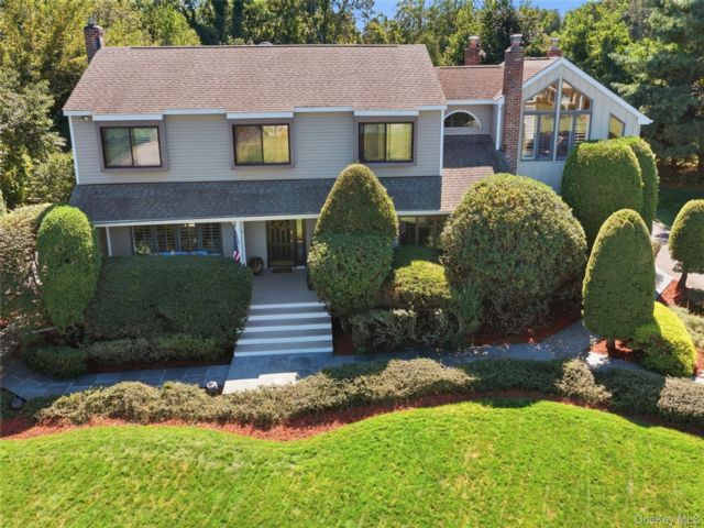  4 BR,  3.00 BTH &nbsp;Colonial style home in Miller Place