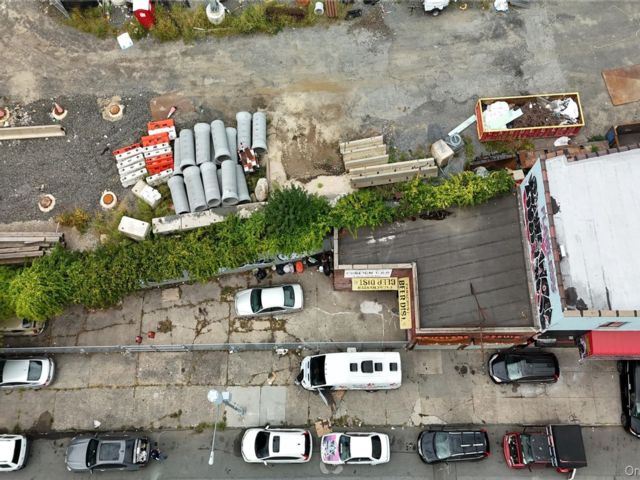 Lot <b>Size:</b>  &nbsp;House style home in Parkchester