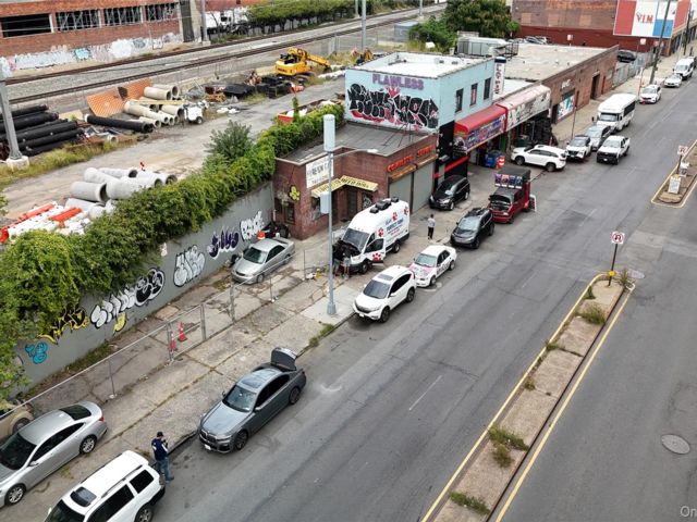 [PHOTO]