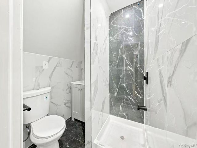 [PHOTO]