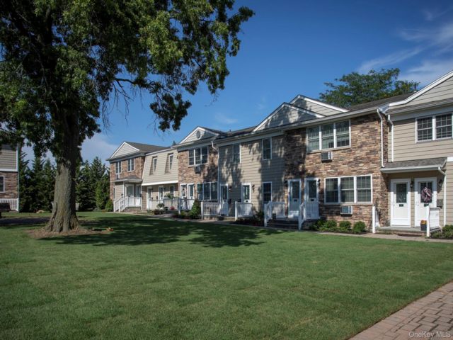  1 BR,  1.00 BTH &nbsp;Other style home in Commack