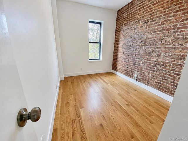  2 BR,  1.00 BTH &nbsp;Other style home in Astoria