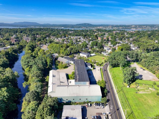 Studio,  0.00 BTH &nbsp;Commercial style home in Beacon