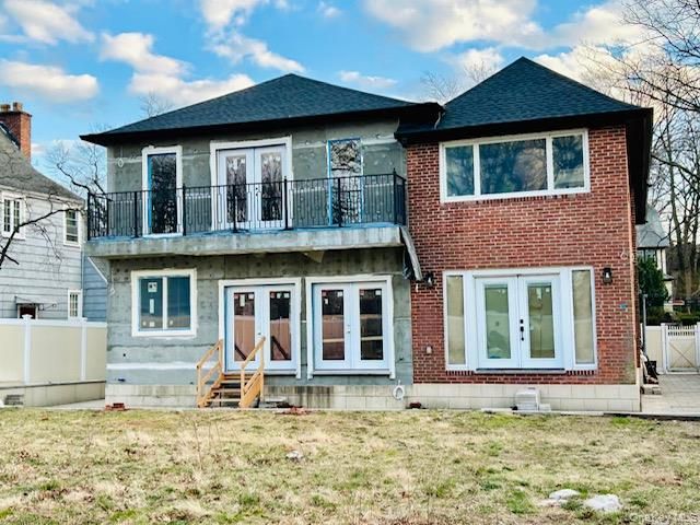  5 BR,  5.00 BTH &nbsp;Other style home in Jamaica Estates