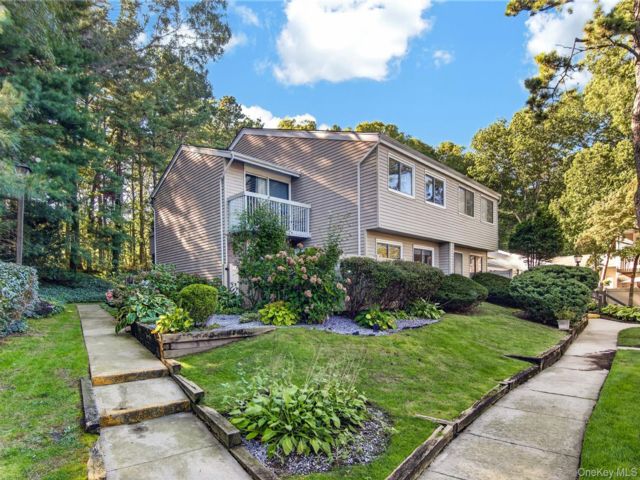  3 BR,  2.00 BTH &nbsp;Condo style home in Holbrook