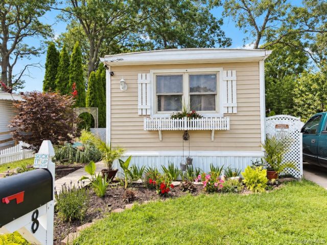  2 BR,  1.00 BTH &nbsp;Other style home in Bohemia