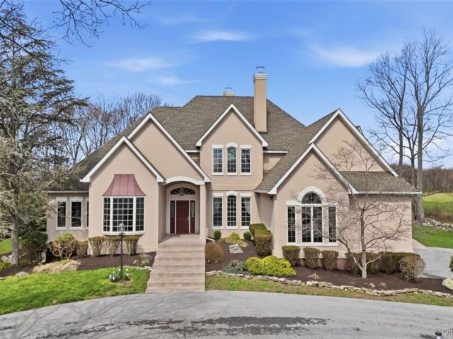  4 BR,  6.00 BTH &nbsp;Contemporary style home in Poughkeepsie