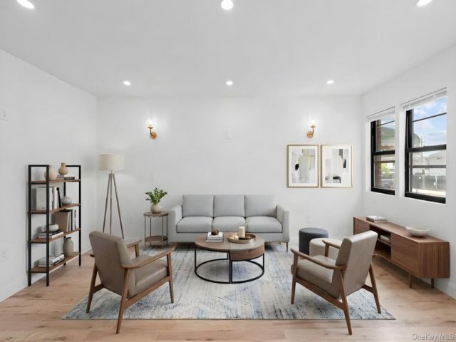  6 BR,  2.00 BTH &nbsp;House style home in Canarsie