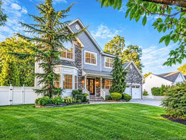  4 BR,  3.00 BTH &nbsp;Colonial style home in Nesconset