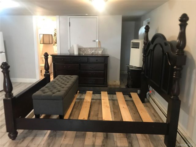  3 BR,  2.00 BTH &nbsp;Traditional style home in Jamaica