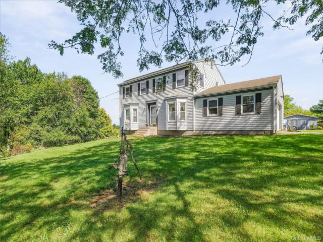  4 BR,  3.00 BTH &nbsp;Colonial style home in Goshen