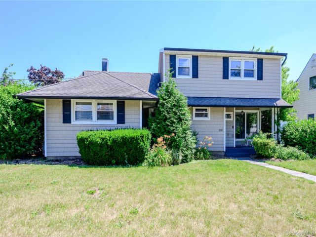  4 BR,  2.00 BTH &nbsp;Exp ranch style home in Oceanside