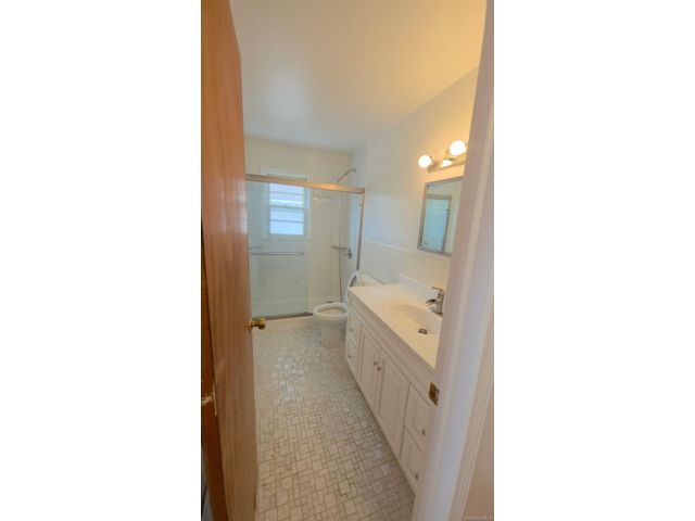  3 BR,  2.00 BTH &nbsp;Contemporary style home in East Rockaway