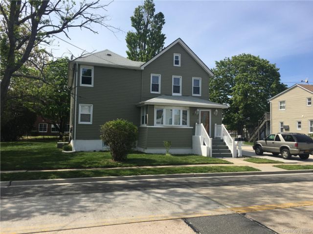  3 BR,  2.00 BTH &nbsp;Includes legal  style home in East Rockaway