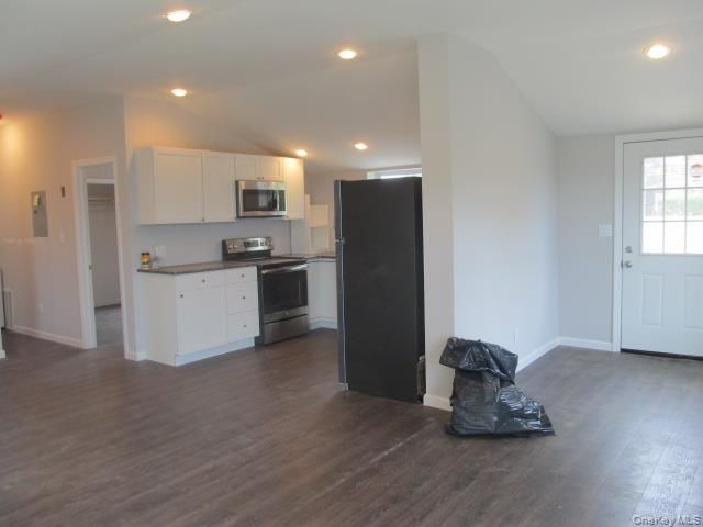  1 BR,  1.00 BTH &nbsp;Includes legal  style home in Westhampton Beach