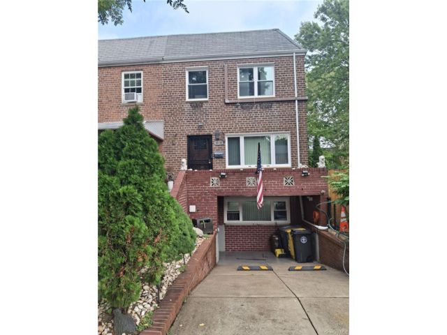 [Middle Village Real Estate, listing number 7344727]