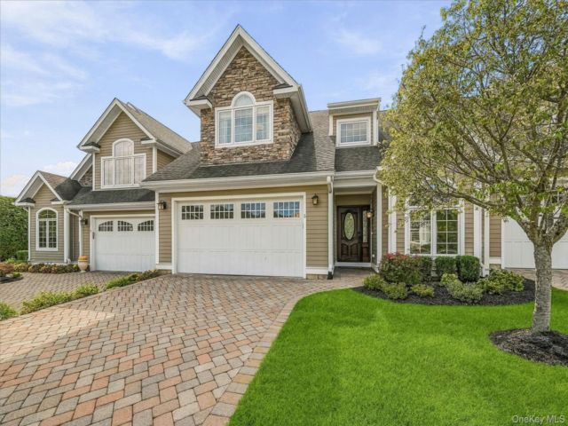  2 BR,  3.00 BTH &nbsp;House style home in Pearl River