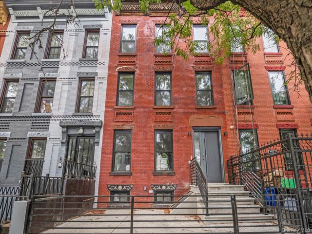  8 BR,  6.00 BTH &nbsp;House style home in Bushwick