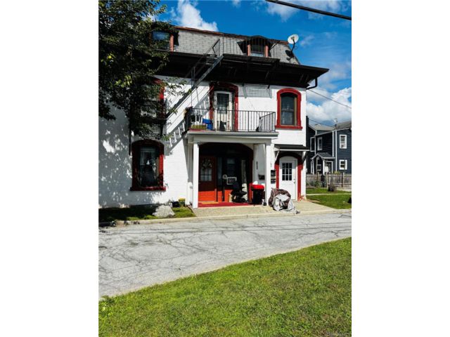  6 BR,  3.00 BTH &nbsp;Other style home in Peekskill