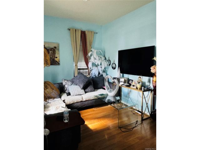 [PHOTO]