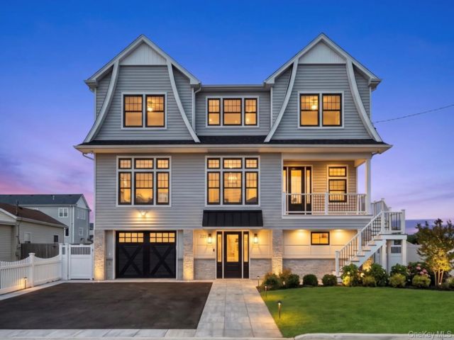  4 BR,  3.00 BTH &nbsp;Colonial style home in Seaford