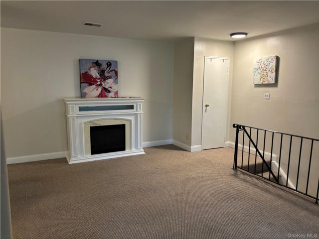  1 BR,  1.00 BTH &nbsp;Garden style home in Coram