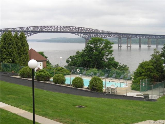  1 BR,  2.00 BTH &nbsp;Other style home in Newburgh