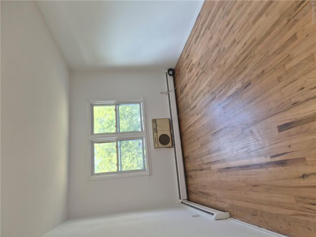  2 BR,  2.00 BTH &nbsp;Full floor apar style home in Bayside