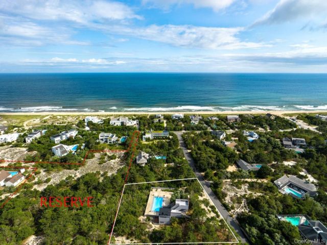  4 BR,  5.00 BTH &nbsp;Ranch style home in Amagansett