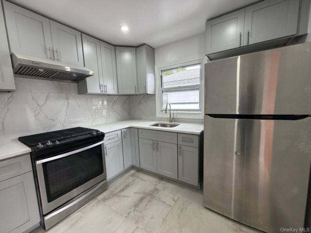  3 BR,  1.00 BTH &nbsp;Colonial style home in Valley Stream