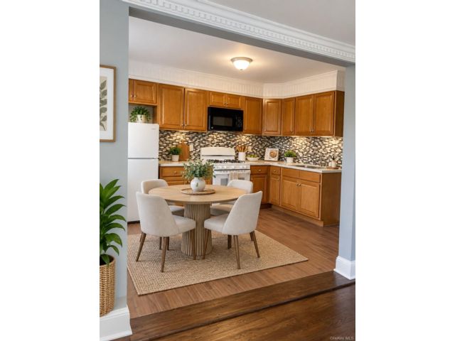 2 BR,  1.00 BTH &nbsp;Colonial style home in Yonkers