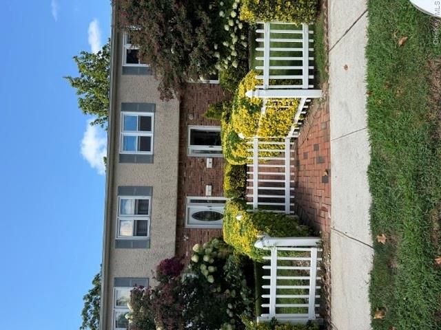 [Glen Cove Real Estate, listing number 7346243]