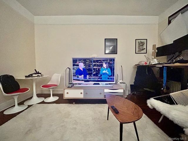 [PHOTO]