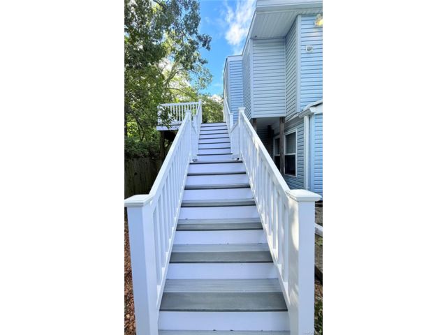  3 BR,  2.00 BTH &nbsp;Other style home in Holbrook