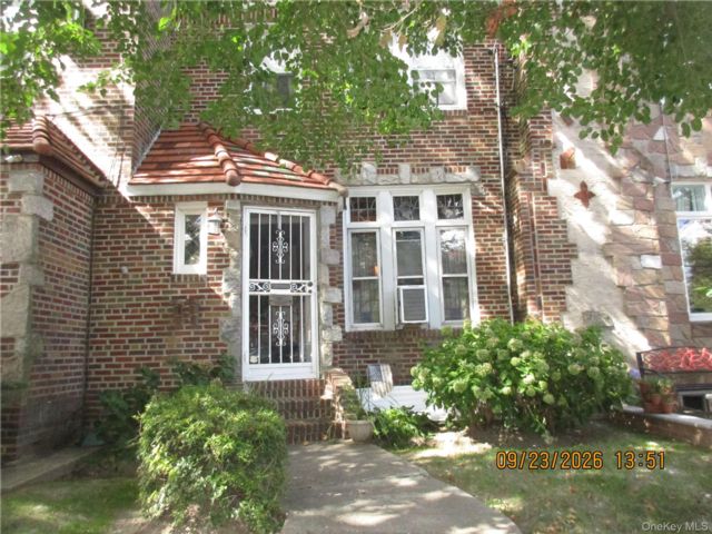  3 BR,  2.00 BTH &nbsp;Tudor style home in Middle Village