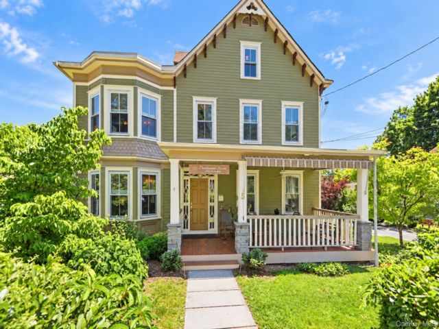  5 BR,  7.00 BTH &nbsp;Victorian style home in Marlboro