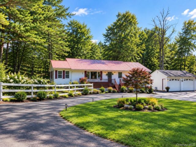  4 BR,  2.00 BTH &nbsp;Ranch style home in Monticello