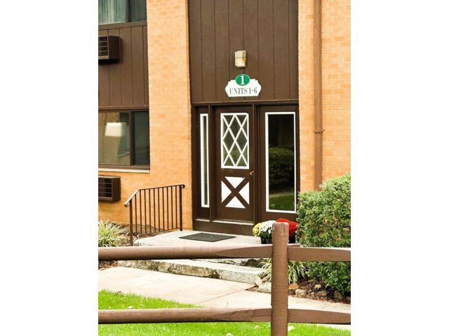  1 BR,  1.00 BTH &nbsp;Garden style home in Piermont