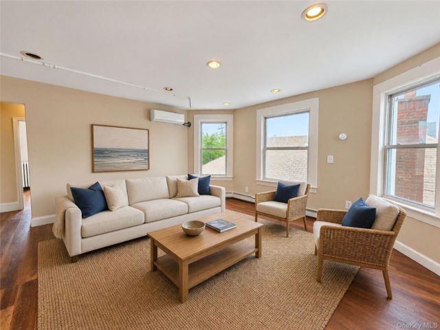  4 BR,  2.00 BTH &nbsp;Colonial style home in Belle Harbor