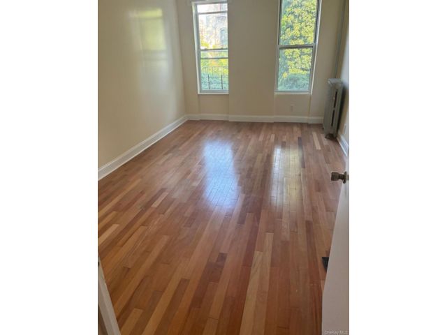  4 BR,  1.00 BTH &nbsp;A-frame style home in Morrisania