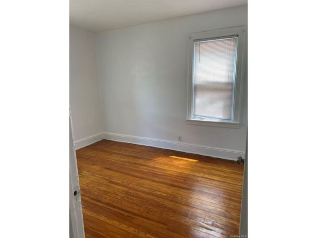  3 BR,  1.00 BTH &nbsp;A-frame style home in Flushing
