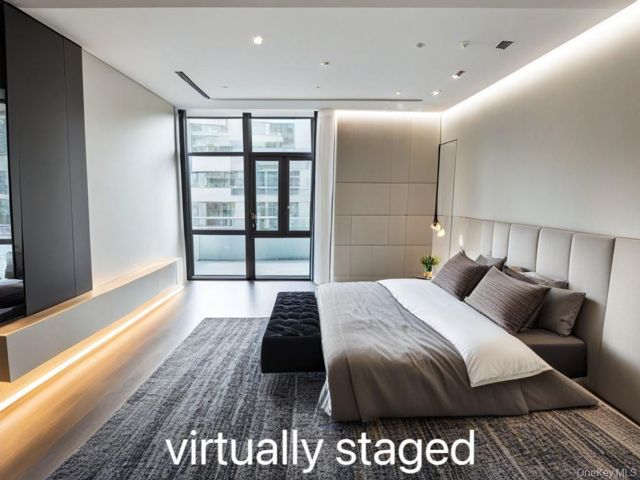 [PHOTO]