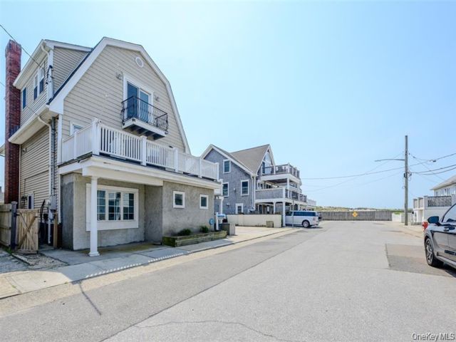  3 BR,  3.00 BTH &nbsp;A-frame style home in East Atlantic Beach