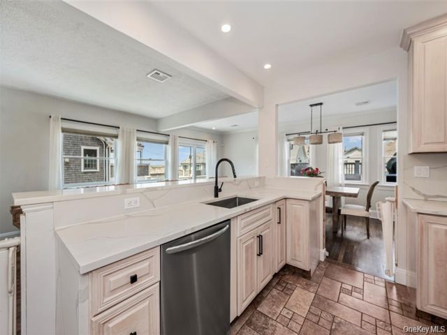 [PHOTO]