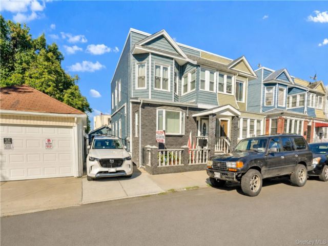  7 BR,  0.00 BTH &nbsp;Colonial style home in Ozone Park
