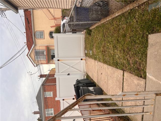  1 BR,  1.00 BTH &nbsp;Cape cod style home in Throggs Neck