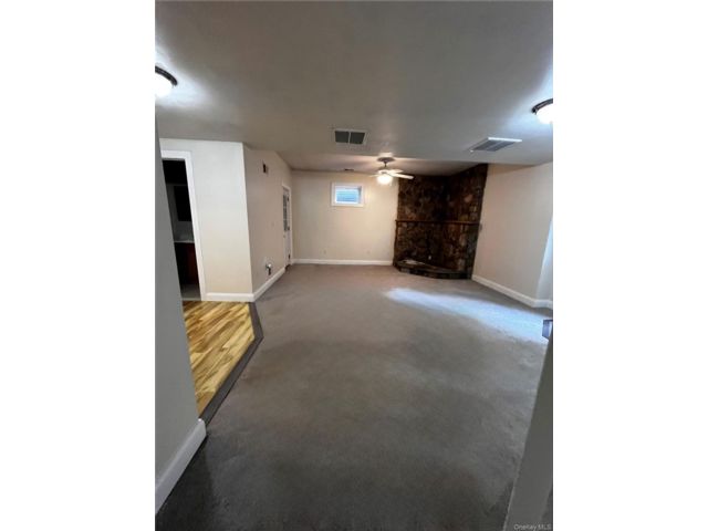  1 BR,  1.00 BTH &nbsp;Traditional style home in Pine Bush