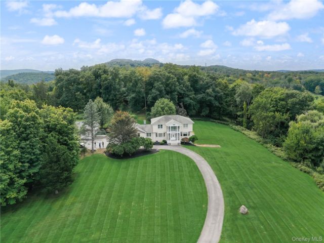 [PHOTO]