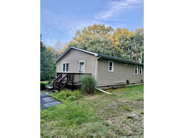  2 BR,  1.00 BTH &nbsp;Ranch style home in Pine Bush